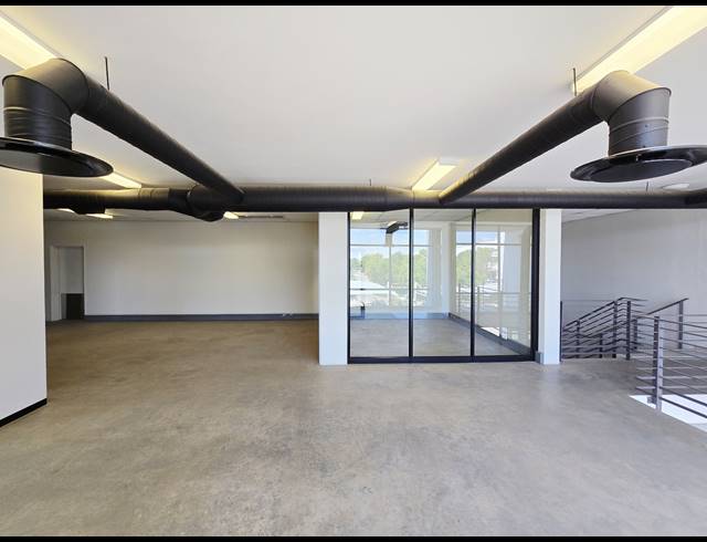 1,287M² WAREHOUSE TO LET IN LANSERIA